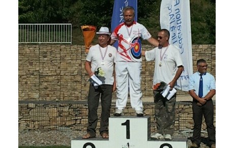 Geojo garde son titre